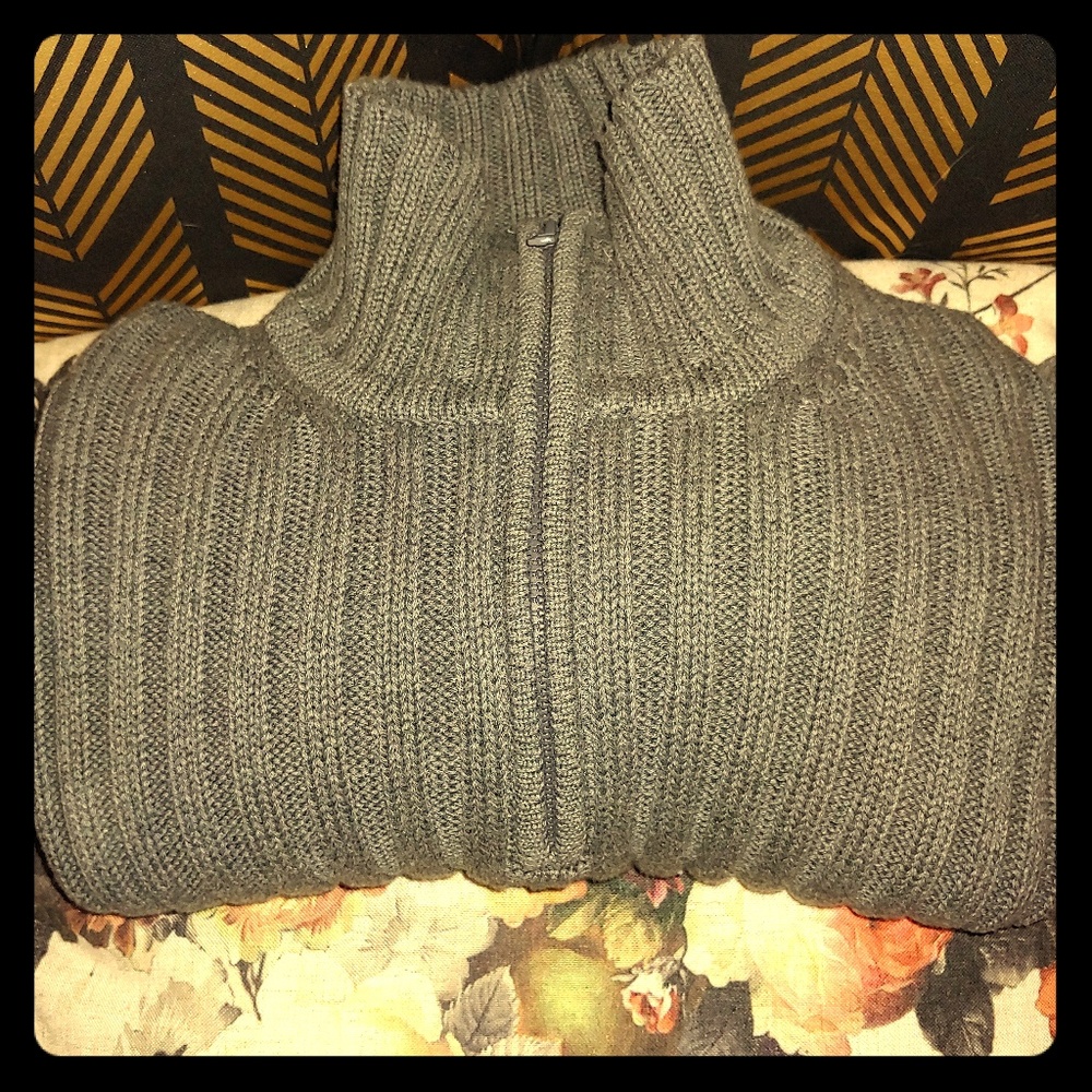 Grey Ribbed turtleneck zip pullover